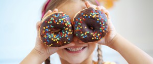 Nutrizione 5 Mangiare fuori pasto da bambini si può?