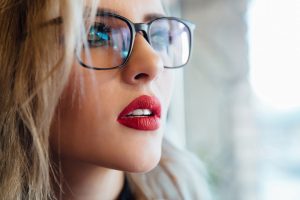 Il trucco giusto se indossi gli occhiali da vista