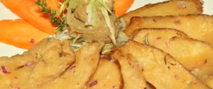 Seitan scaloppato con purea di lenticchie