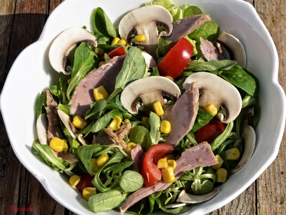 6 panini e insalate per variare la tua dieta! insalata con tonno e champignon