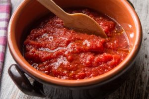 Passata di pomodoro fatta in casa: la ricetta e come farla