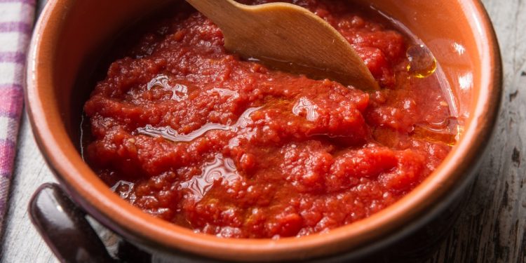 passata di pomodoro fatta in casa