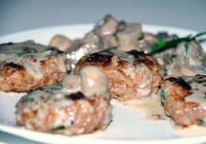 Mini hamburger con funghi e gorgonzola