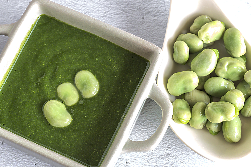 vellutata di fave: ricetta perfetta per fare il pieno di proteine vegetali e fibre