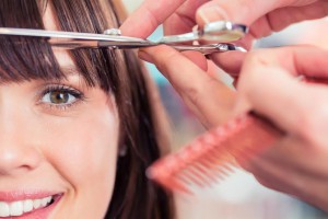 La frangia giusta per te: i consigli della hair stylist
