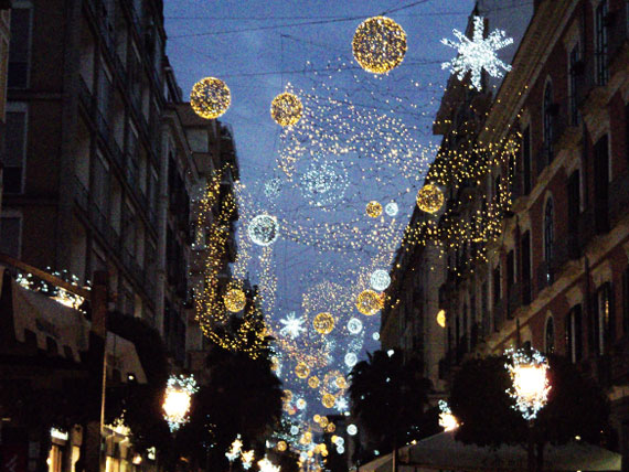 ammira il fascino di napoli sotto natale