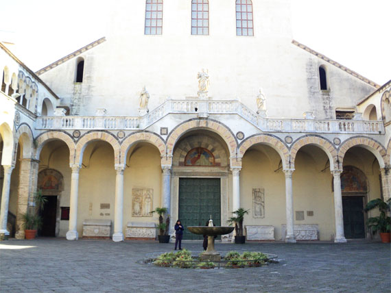 ammira il fascino di napoli sotto natale