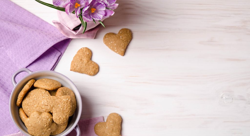 biscotti sesamo noci a forma di cuore