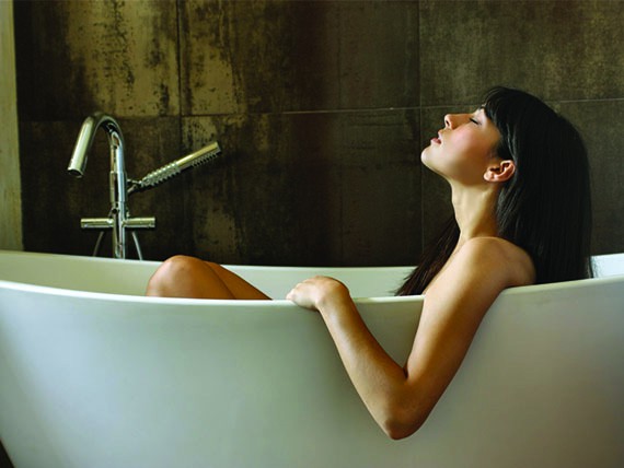 rilassati nella tua vasca da bagno con un bagno spa