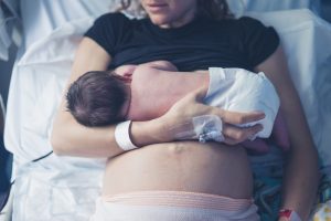 Tornare in forma dopo il parto: sport e esercizi da fare a casa