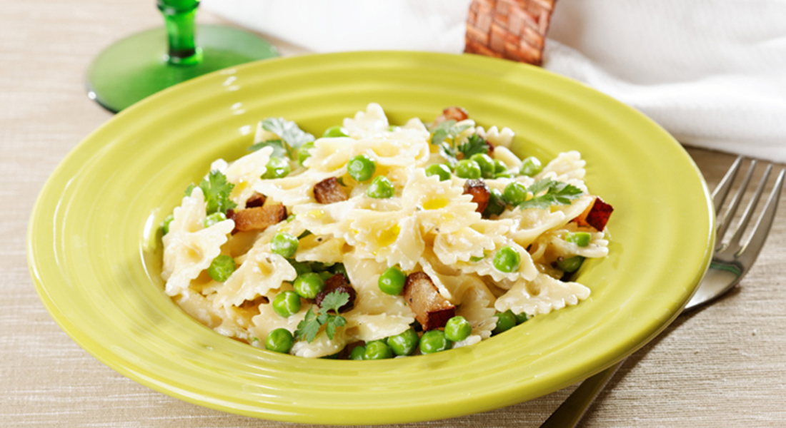 farfalle piselli pomodori secchi