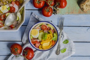 Insalata nizzarda: ingredienti e la ricetta passo passo