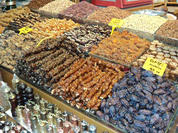 guarda i posti e i cibi di istanbul tipici