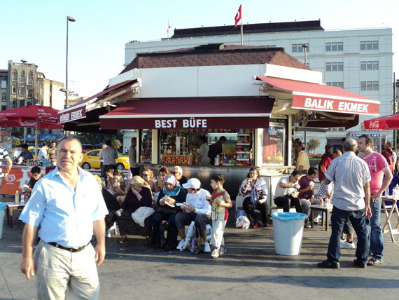 guarda i posti e i cibi di istanbul tipici