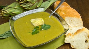 Minestra con patate e carciofi