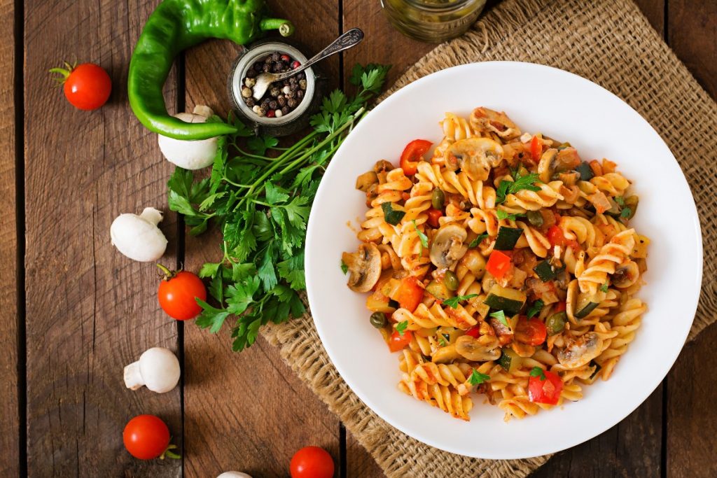 Pasta alla boscaiola con melanzane: la ricetta 1 pasta boscaiola con melanzane