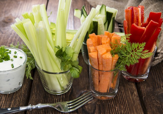 taglia le calorie con le verdure crude