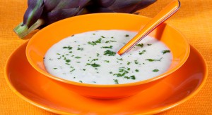 Vellutata di gambi di carciofi, mela e menta