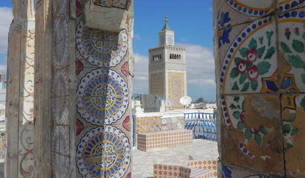 vieni a scoprire i luoghi e i piatti tipici di Tunisi