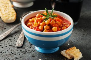 Zuppa di ceci al rosmarino: una ricetta vegetariana semplice e deliziosa