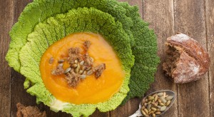 Zuppa di verza e zucca gialla