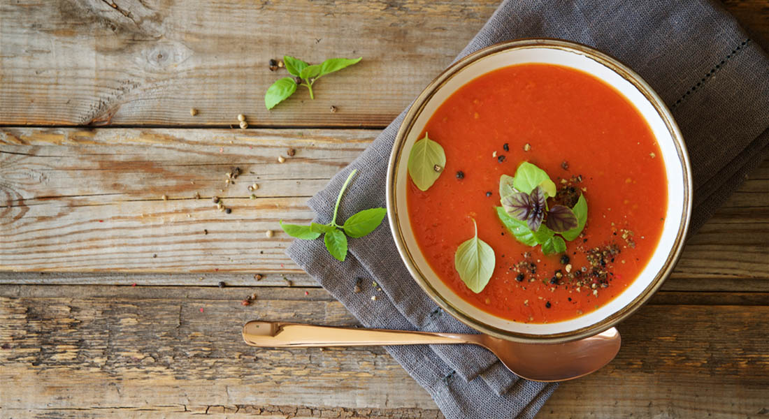 gazpacho con spiedini di melanzane, una ricetta originale e leggera