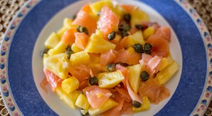 Salmone, ananas e capperi