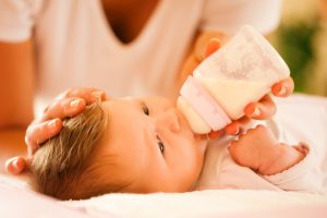 Nutrizione 6 Svezzamento: meglio latte di crescita o latte vaccino?
