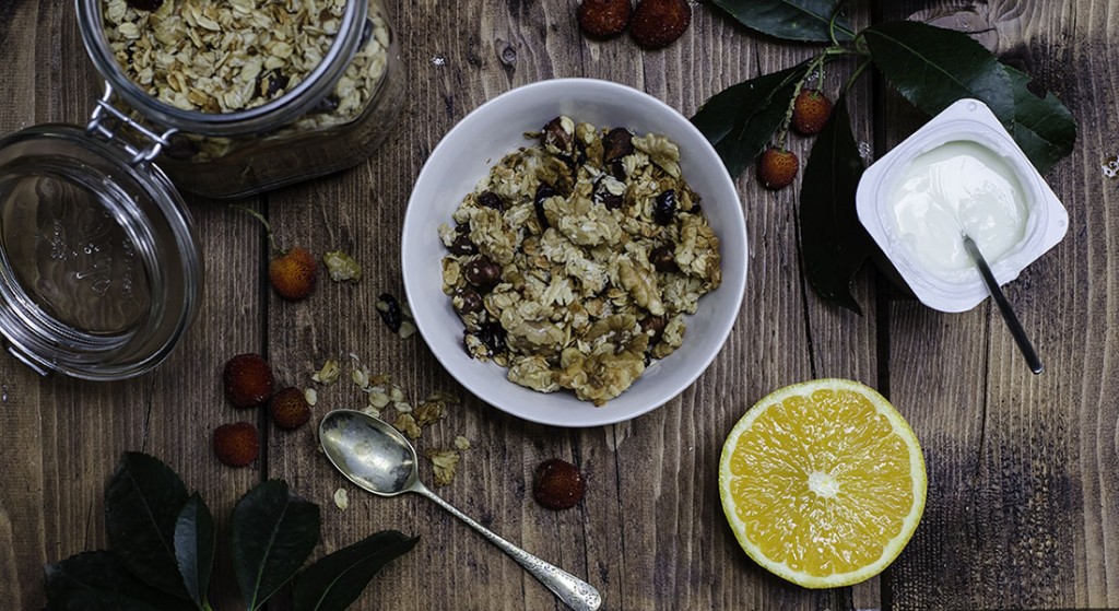 Granola croccante con frutta