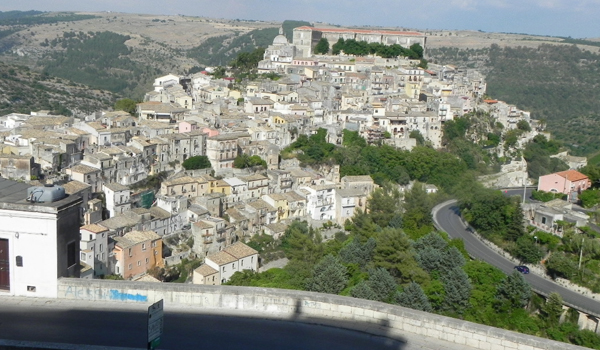 Melarossa ti propone ragusa e ibla e non solo montalbano da poter vedere e assaggiare le loro particolarità del posto