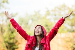 Impermeabile, il capo giusto per le tue forme generose