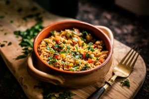 Risotto ai peperoni: una ricetta veloce e estiva per fare il pieno di vitamina C