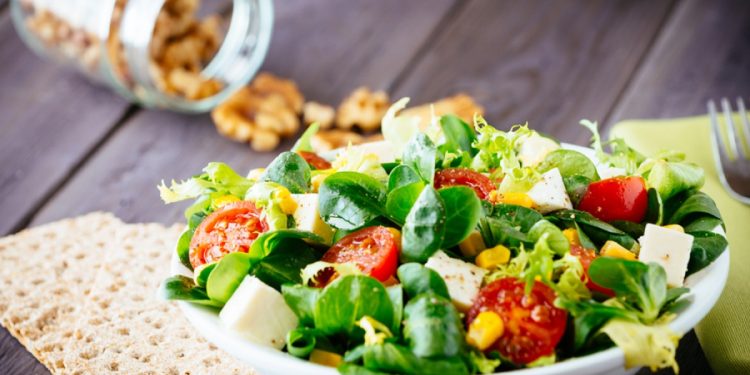 insalata con mozzarella e bresaola