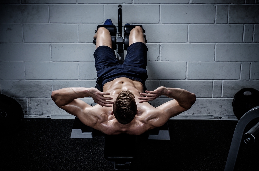 Per perdere la pancia devi abbinare cardio e esercizi specifici per l'addome