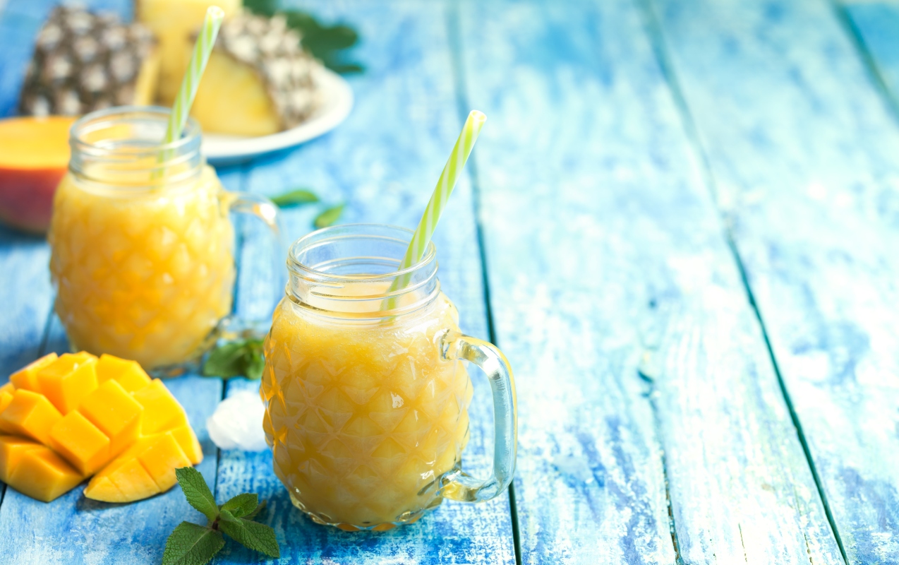 smoothie di ananas e zenzero per drenare