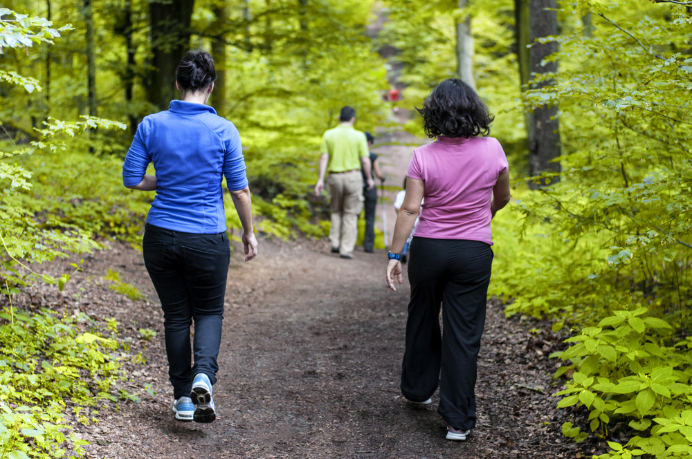 dimagrire camminando, coinvolgi i tuoi amici