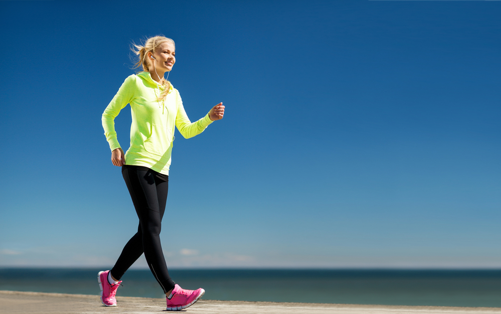 dimagrire camminando, usare le braccia per bruciare più calorie