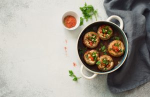Funghi champignon ripieni con tonno, un secondo appetitoso