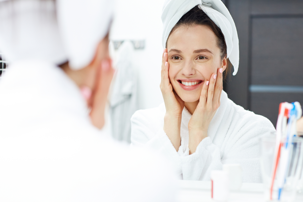 macchie sul viso: consigli del dermatologo e creme per per migliorare
