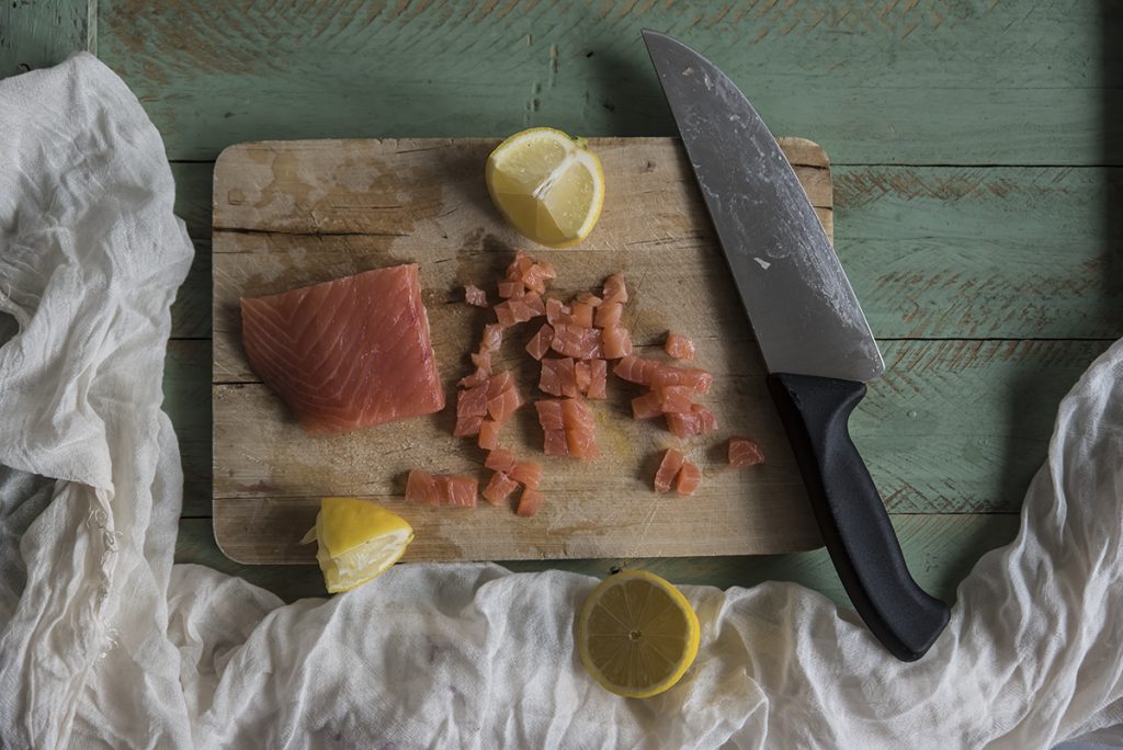 ricetta tartare di salmone con crema di avocado