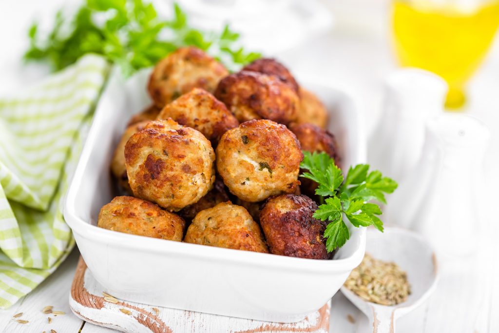 teglia bianca con polpette di tonno e ricotta