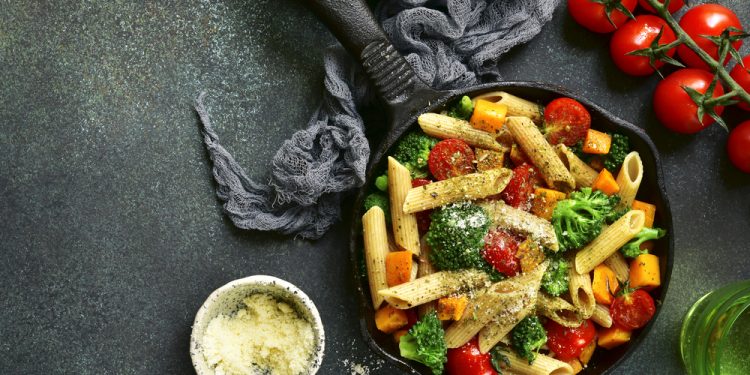 penne integrali crudigna broccoli pomodori