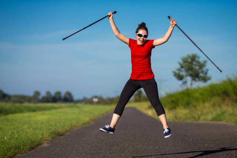 sport anticellulite : nordic walking per combattere la cellulite