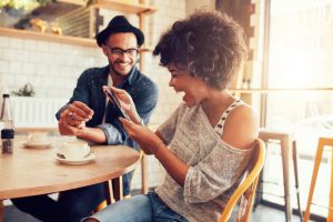 Ridere fa bene alla salute: 14 buoni motivi per ridere sempre
