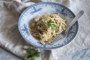 Spaghetti alla crema di porri e salmone