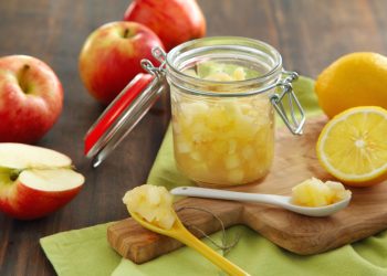 mousse di mela: una ricetta veloce e semplice per uno spuntino sano