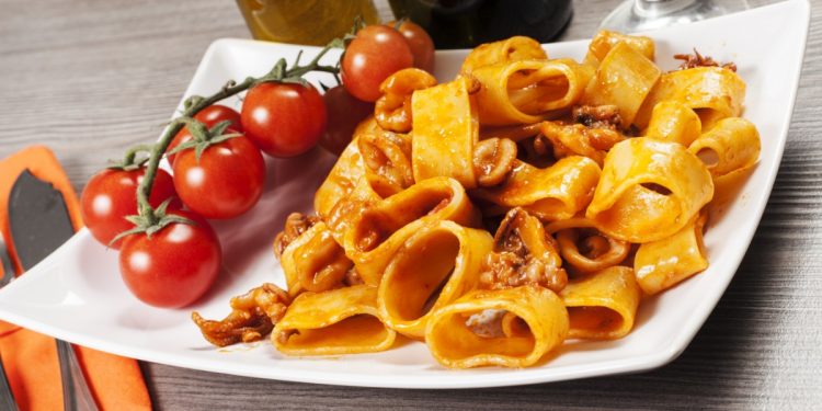 penne integrali e calamari: ricetta light