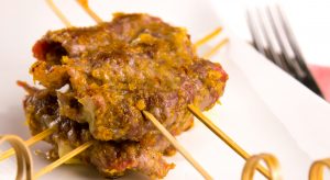 Involtini di carne ripieni con cuore filante
