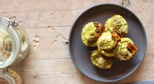Muffin salati con zucchine e olive nere