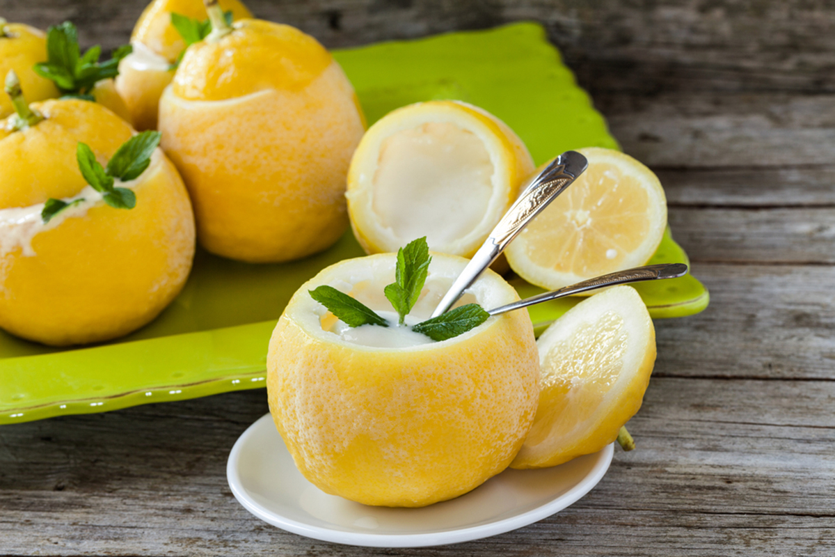 ricette anti caldo: sorbetto al limone, la ricetta dissetante e light